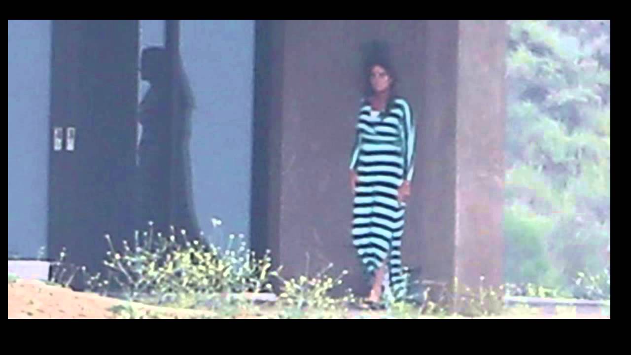 Bruce jenner in a maxi dress pictures Bruce jenner in a maxi dress pictures
