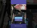 مشهد مؤثر لشاب يبحث عن والده بين الشـ ـهـداء في مشرحة مجمع ناصر الطبي 