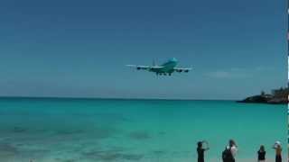 Boeing 747 landing at Saint Maarten International Airport.
