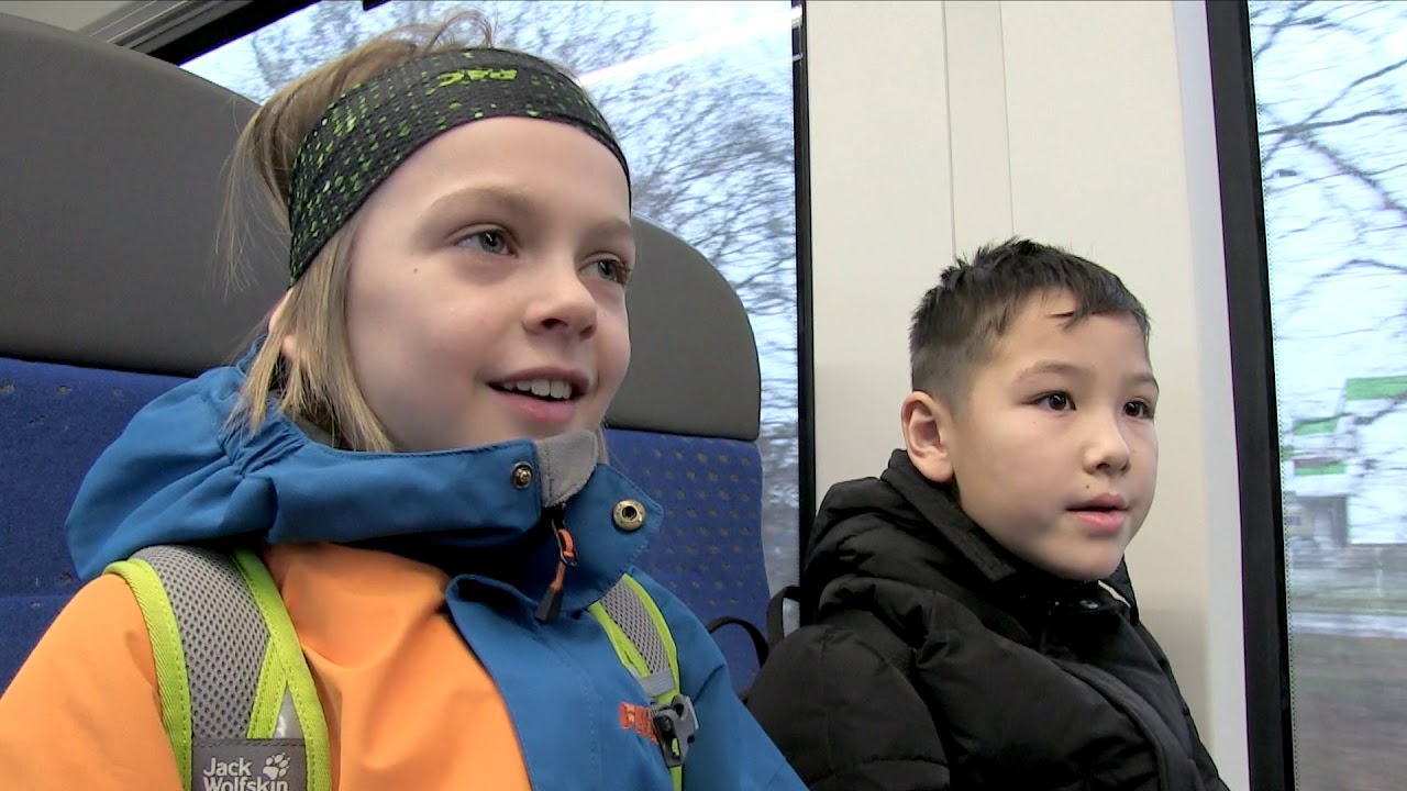 Busschule-Video 9: Im (AKN) Zug | hvv Schulprojekte