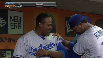 LAD@SF: Uribe, Hanley flex muscles after home run