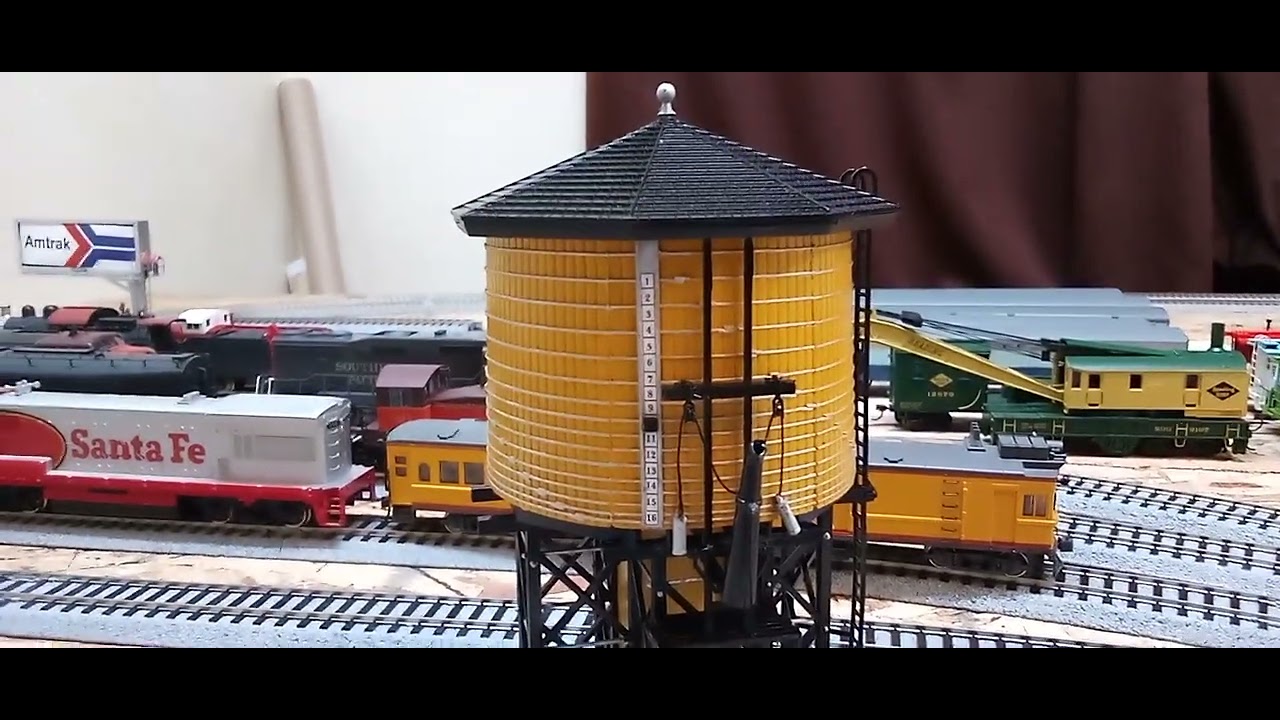 Walthers Cornerstone HO Wood Water Tank - Kit - Modèle B.T