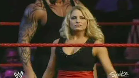 06.21.04 RAW - Trish Stratus vs Victoria