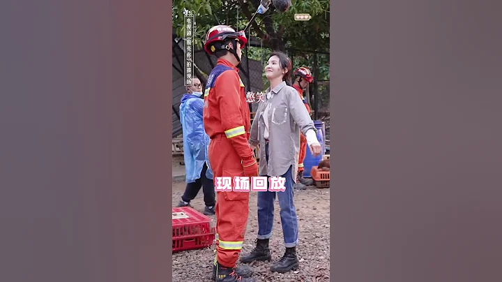 #章若楠 模仿#陳偉霆 真的好像！飽飽談章若楠是開心果，寵溺的眼神真的好好嗑~ - 天天要聞
