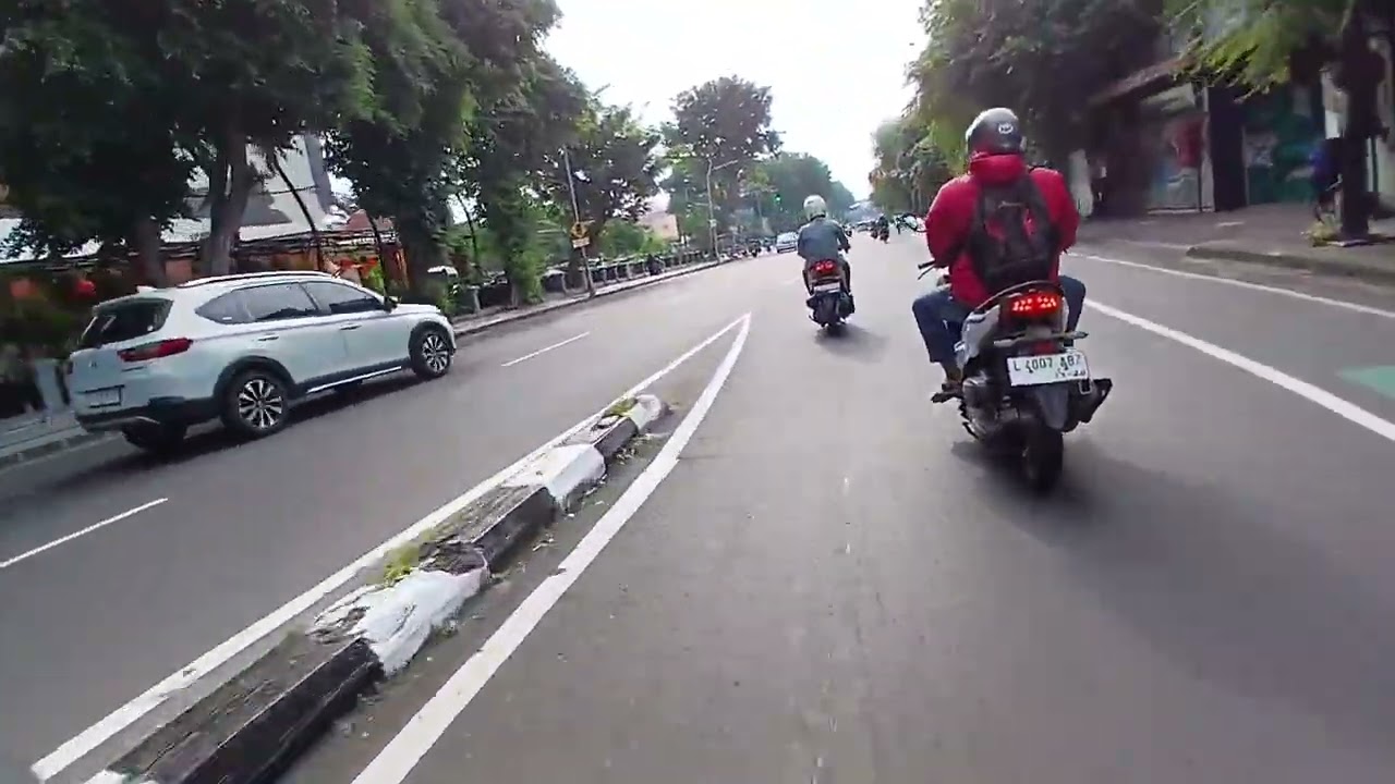 Perjalanan diramaian kota surabaya!!!#keindahanalam #automobile #perjalanan #hiburan 