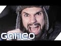 Im Auto zwischen Bahnschranken - Can you survive Alltag? | Galileo | Galileo