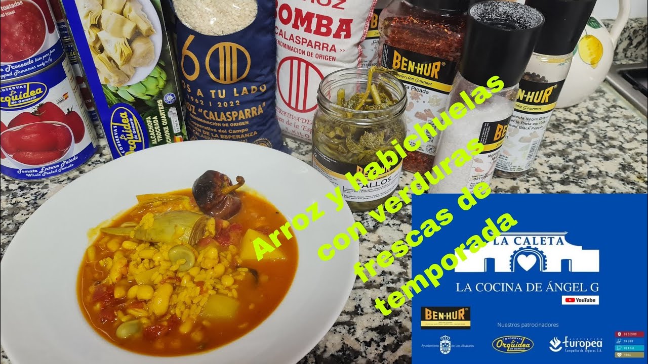 Arroz y habichuelas con verduras frescas de temporada