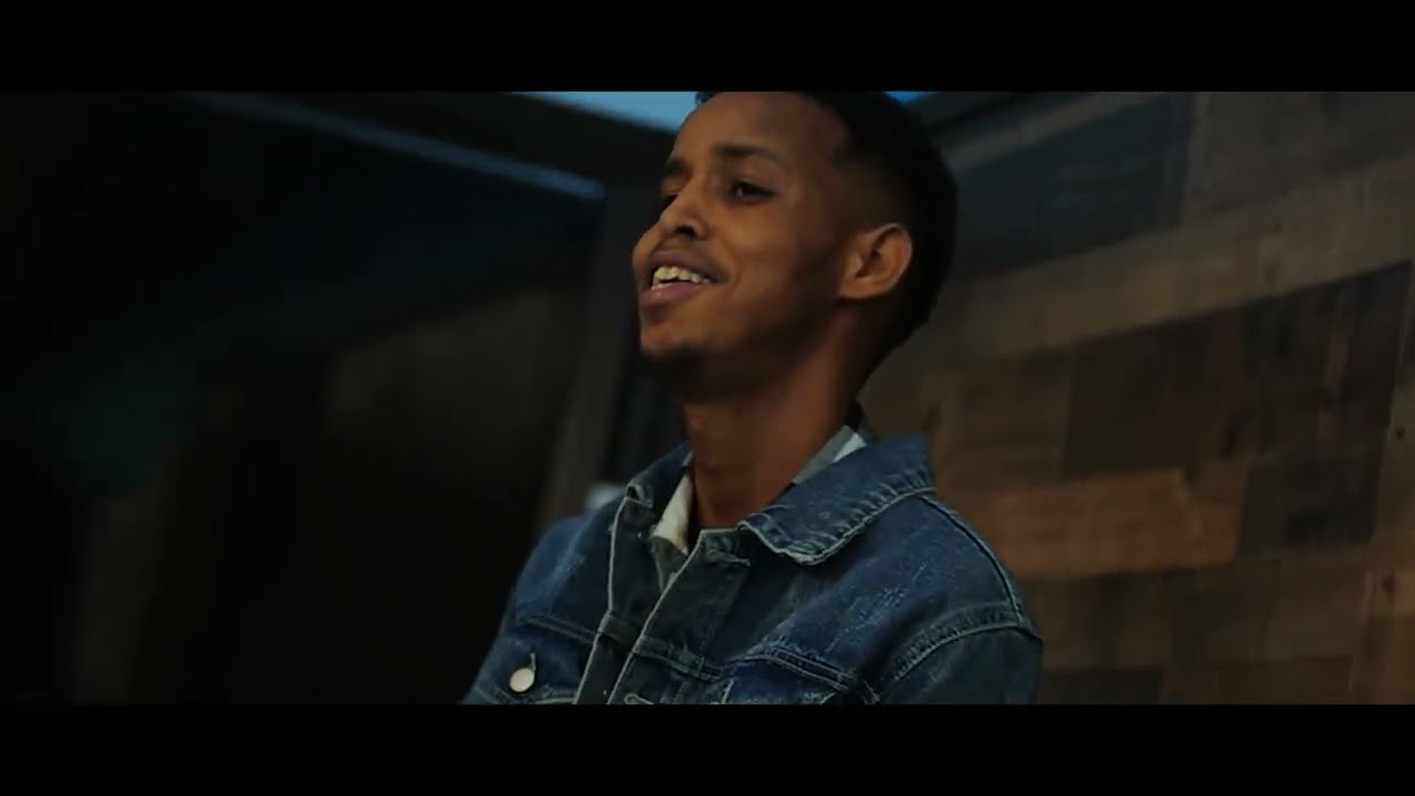 Sharma Boy ft. Rahma Hassan - Adiga Kaligaa (Official Music Video)