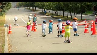 Самокат. Гонки. Дети. Лучшее видео! / Amazing kids. Best kick scooter video!