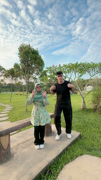 Kak mardiah dance sama abang bule🥰