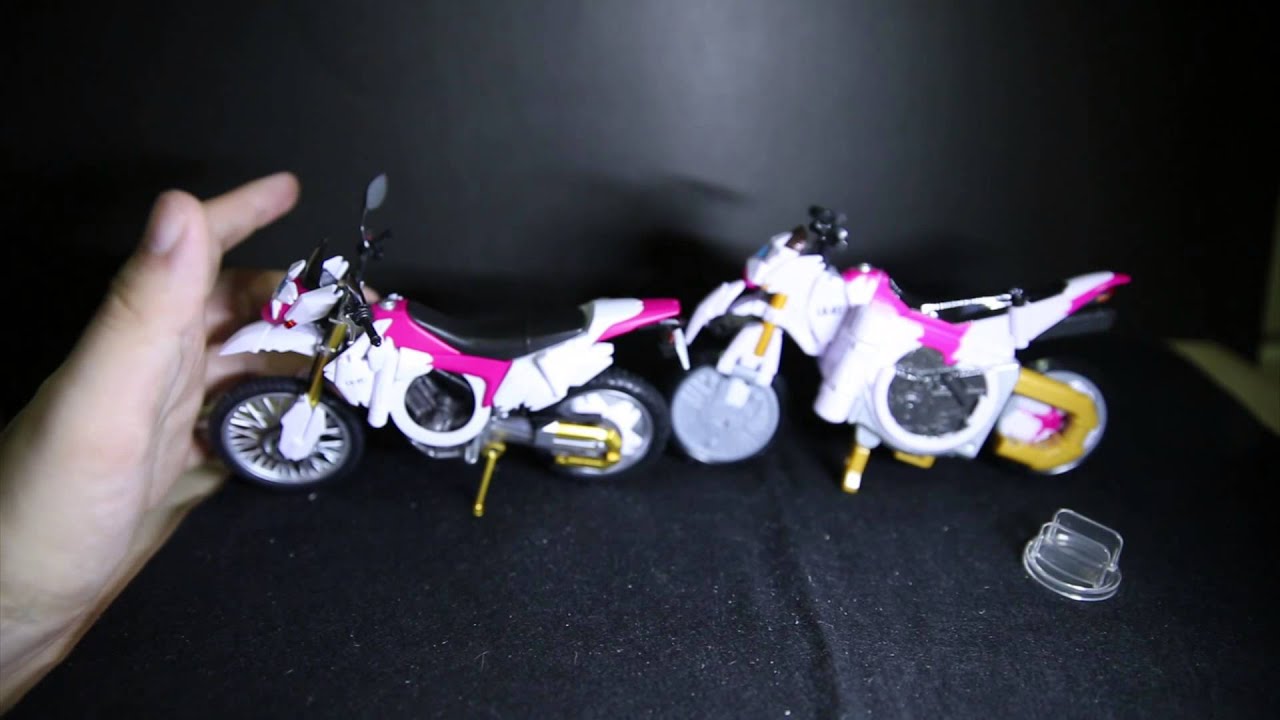 SH Figuarts Kamen Rider Gaim Sakura Hurricane Review + Arms Change