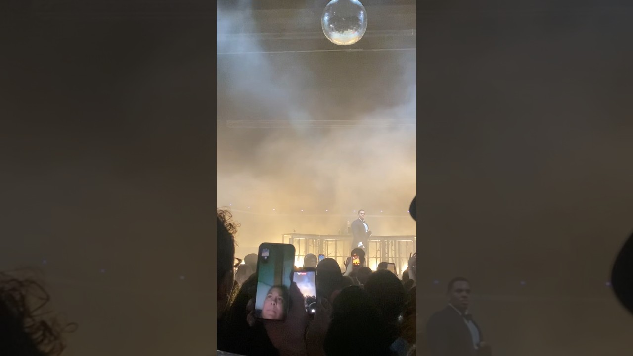 Кевин Гейтс общается с публикой на концерте хип-хопа The Amilio Tour 2025 года 