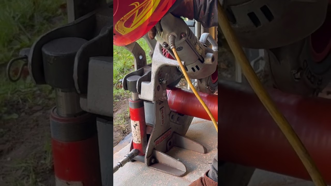 Rigid 258 hydraulic pipe cutter