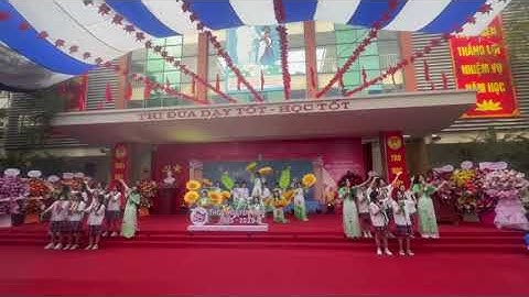 "Người gieo mầm xanh" - Thể hiện: Cô giáo và học sinh lớp 6A7 - Trường THCS Nguyễn Trãi