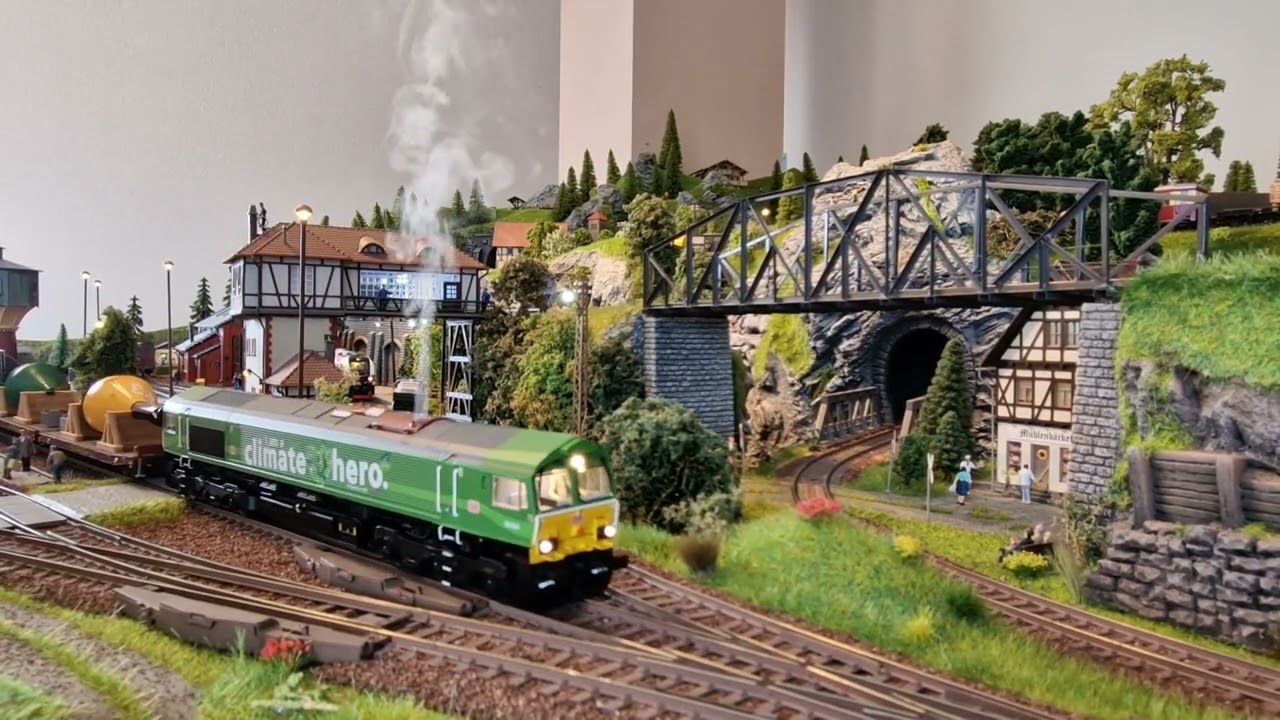 新品 Class66 DB Cargo Climate Hero KATO Class 66 004 DB Climate Hero-Kato-10835 | Gaugemaster