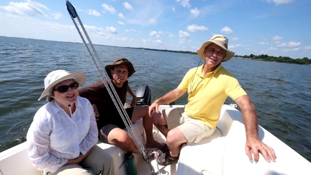 Sailing the Hunter 18.5 on the Chesapeake