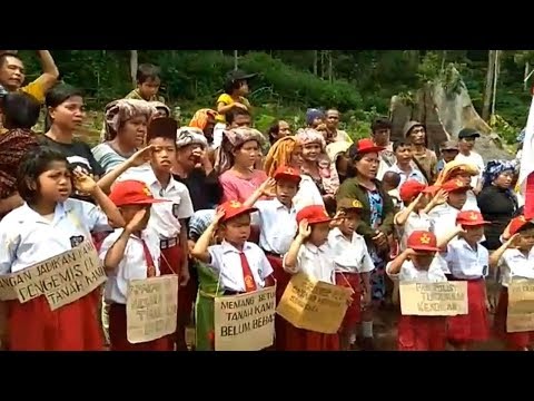 Hebohhh,,, Siswa SD Unjukrasa, Berharap Presiden Jokowi Perhatikan Ladang Orangtuanya yang 'Dirampas'