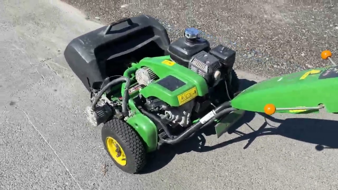 Greenklippare John Deere 220 E-cut Hybrid