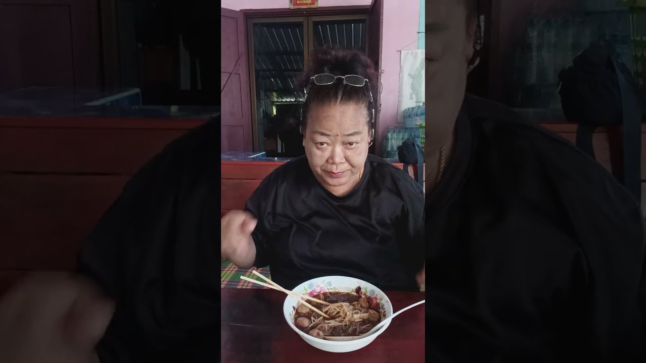 เส้นเล็กลูกชิ้นเนื้อเปื่อย