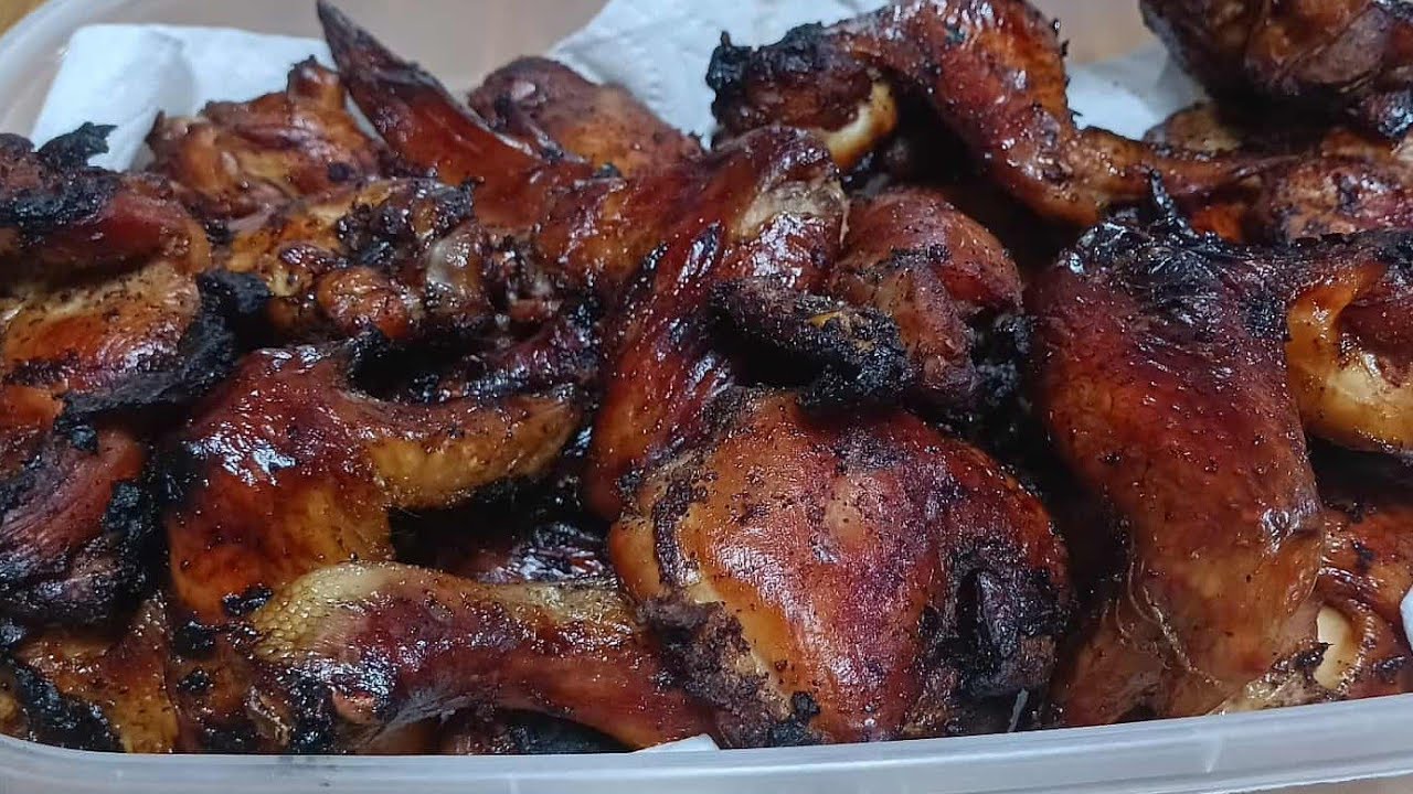 МАРИНОВАННАЯ И ЖАРЕНАЯ НА ГРИЛЕ КУРИЦА В СОУСЕ ИЗ КОРИЧНЕВОГО САХАРА