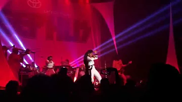 Janelle Monae feat. Jidenna - YOGA (Live at The Eephus Tour in Hollywood)