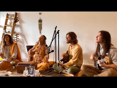 Mantra Mix - Ajeet Kaur - Snatam Kaur and More