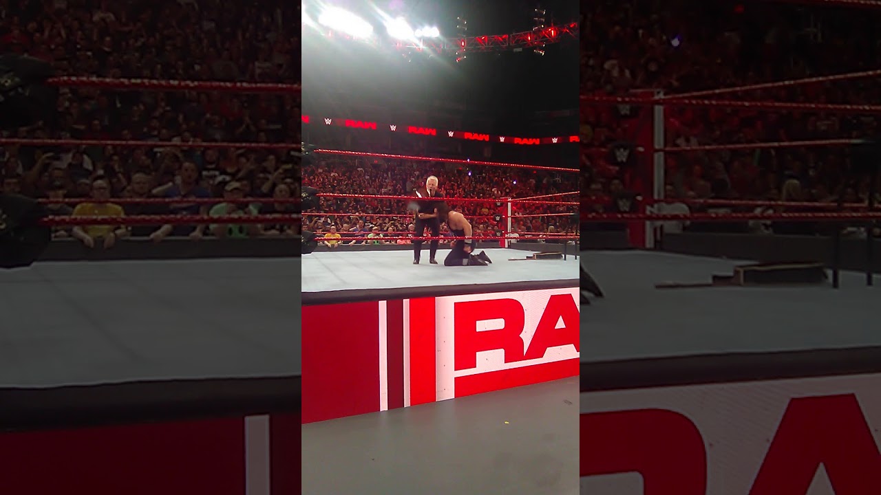 Elias wrestling Jeff Jarrett