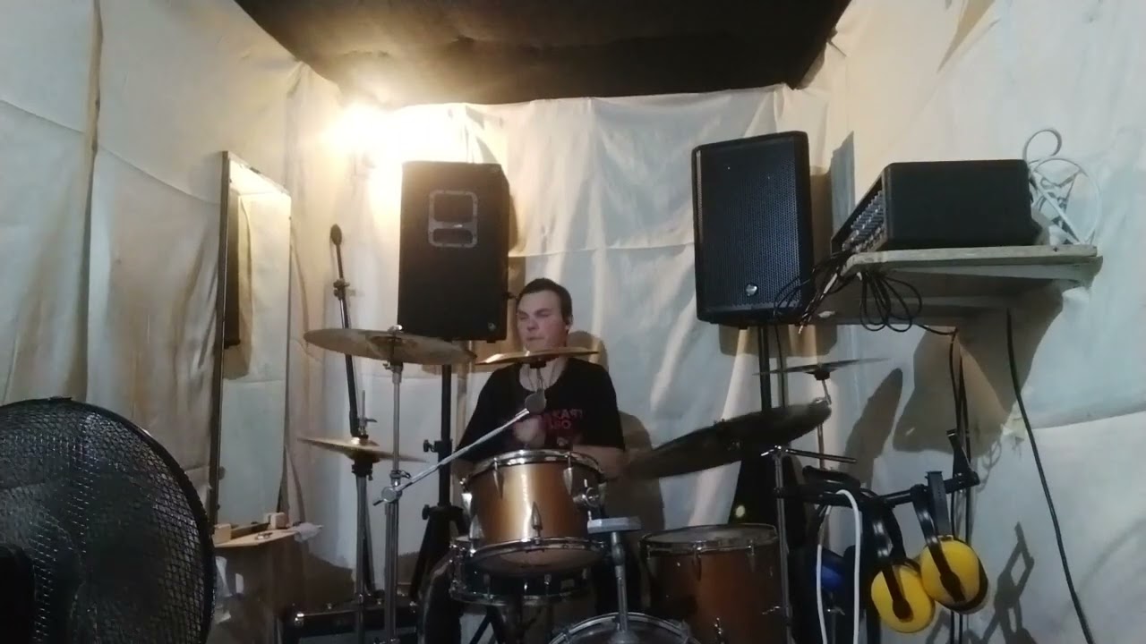 Punk hardcore/skate punk drumming