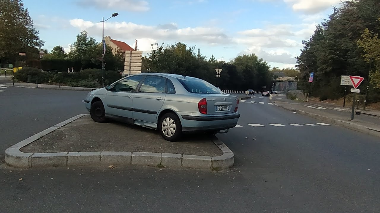 les automobilistes sur Twitter VS les automobilistes dans la vraie vie :)