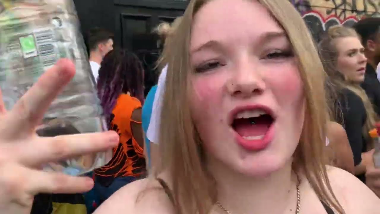 Daggering twerking and wine girls plus dirty dancing at the notting