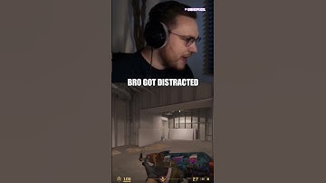 BRO WAS TOO BUSY GLAZING THE SKIN 😂 #ohnepixel #cs2  #counterstrike2 #skins #funny #gaming