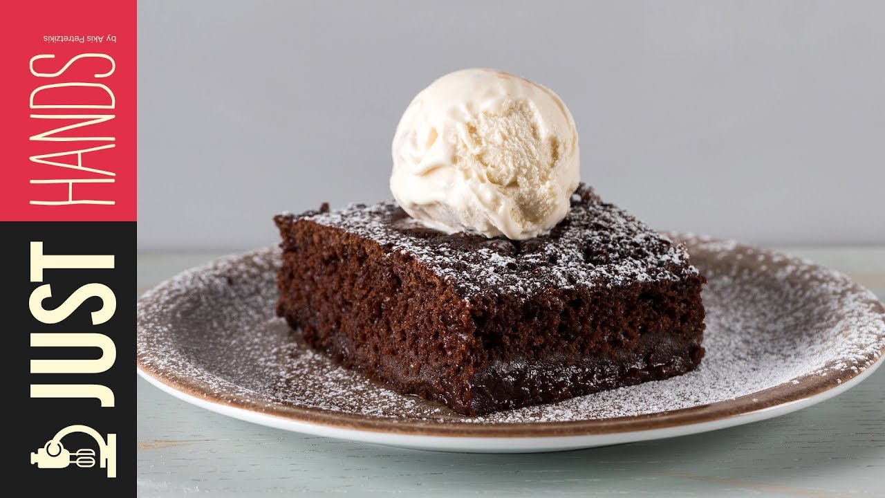 Chocolate pudding cake | Akis Petretzikis