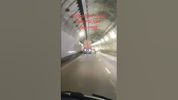 Em hỏi anh có con đường nào là đường đẹp nhất! Đường hầm xuyên Đèo Hải Vân đẹp nhất