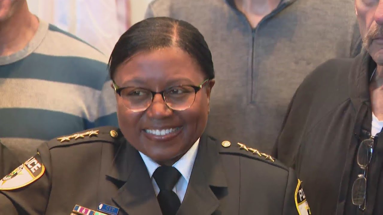 'I won't be the last': First female Oak Park police chief sworn in