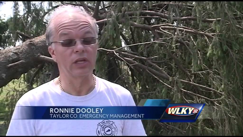 Straight line winds cause damage in Campbellsville - YouTube