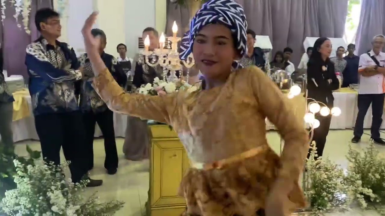 Aki lengser, ambu dan Baksa Termuda Aden @sanggar Teh Nining bersama ika wedding