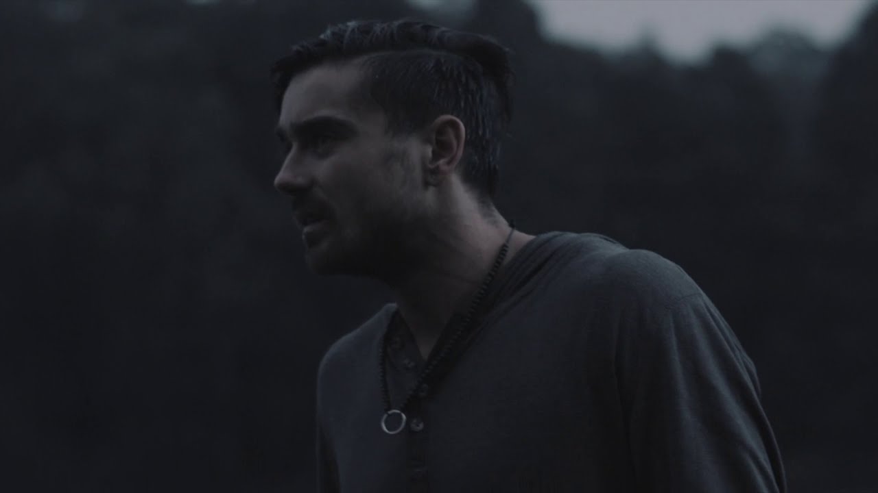 Skit ╺╸ Eyes Like Mirrors (Music Video)