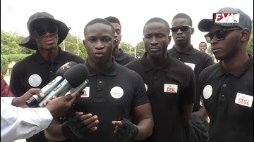 UGB: Les etudiants, mécontents, barrent la RN 2