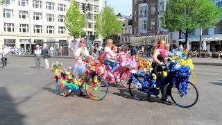 Flower Bike Tour Amsterdam: 10 bloemenfietsen op het Leidseplein