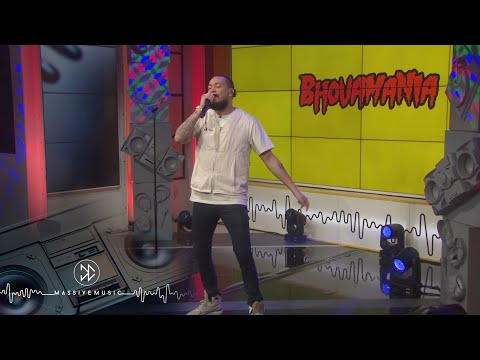 AKA Performs ‘Finessin’