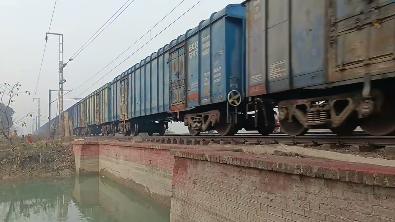 Maalgadi |train |railway |travel 