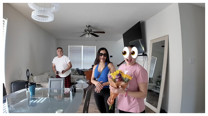 MI HERMANA 👯LLEGA A CASA 🏠 ME SORPRENDE CON UN RAMO💐DE FLORES 😱😭 COMPRANDO🛍️🫣🏖️ PARA LAS ALBERCAS