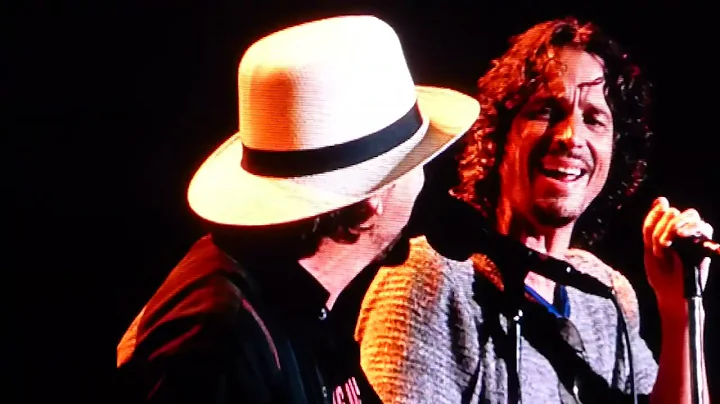 PEARL JAM  &  CHRIS CORNELL  - "Hunger Strike" - Bridge School Benefit Concert (October 25, 2014)