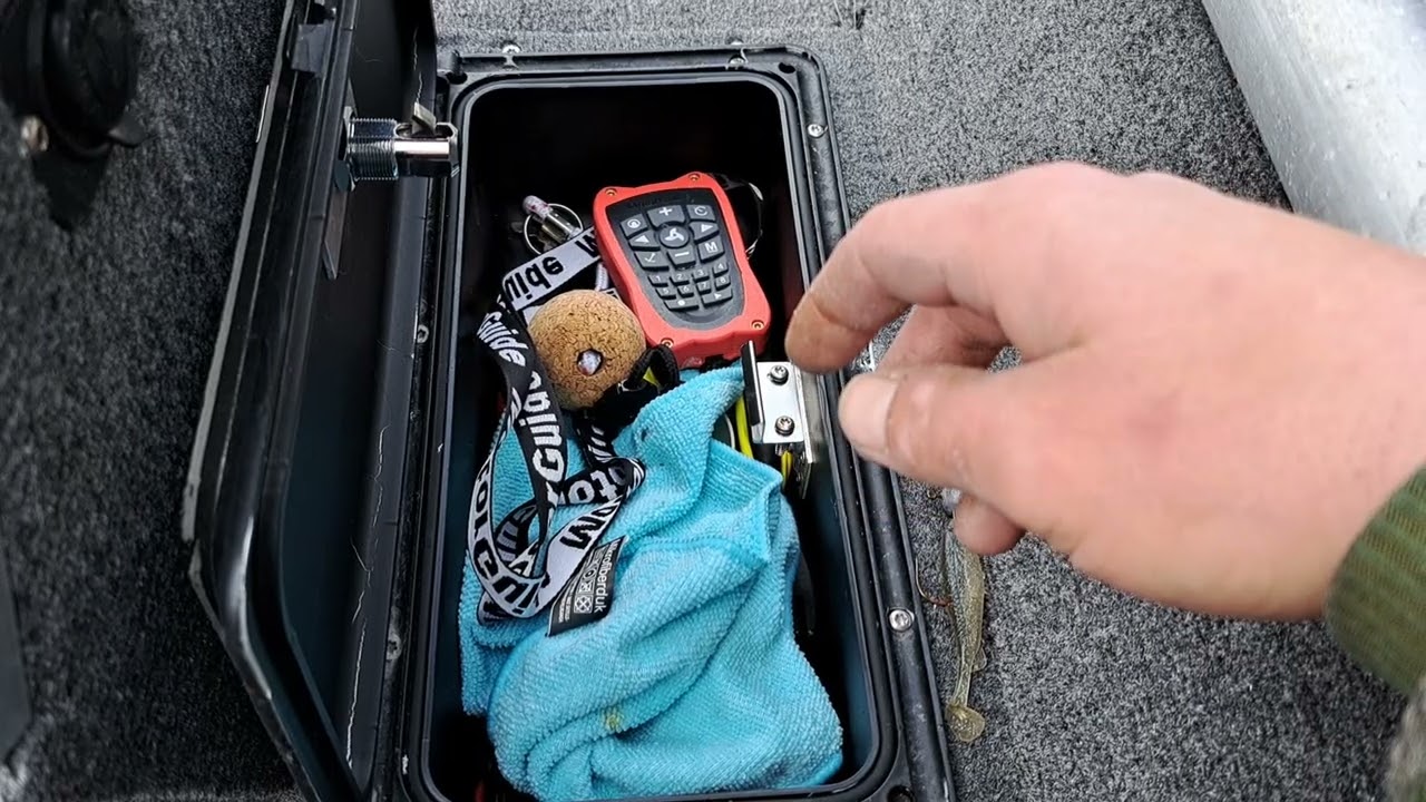 Omavalmiste heittokalastusvene