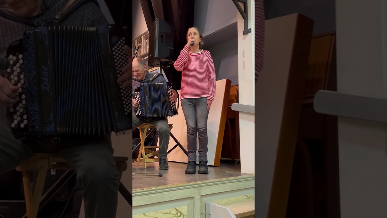 IMG 0047 En liten fågel - Therese Persson