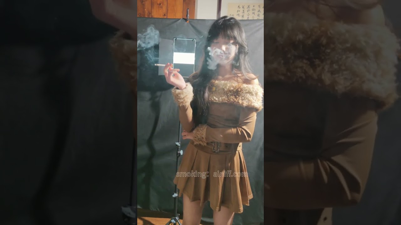 吸烟女孩