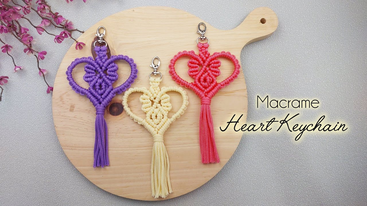 Брелок в форме сердца в стиле макраме | Брелок макраме для подарков