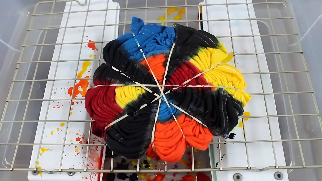 I Tried Making a Gradient Tie Dye Spiral | How to Tie Dye - YouTube