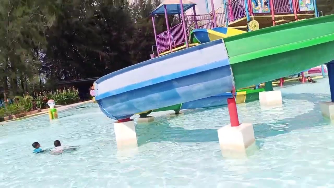 Kolam renang oasis bengkong golden prawn