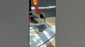 Устройство для посыпки стеклогранул. Разметка дорог